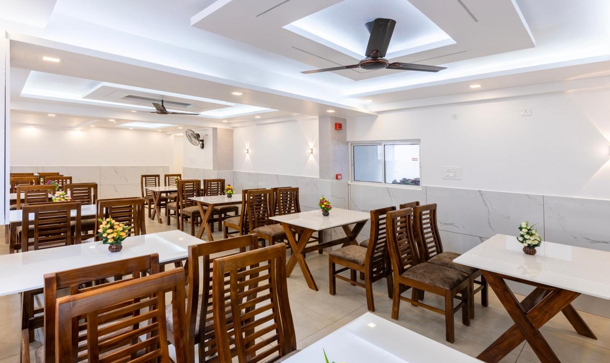 Готель Treebo Premium Cochin Airport, 5 Min From Cochin Airport Kochi Екстер'єр фото